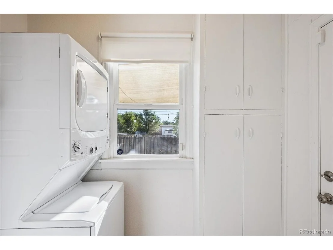 Photo of 310 King St