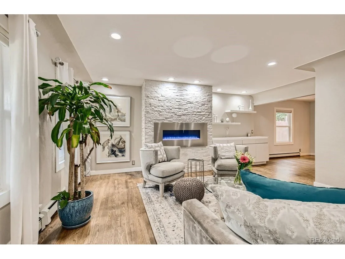 Photo of 5351 Irving St
