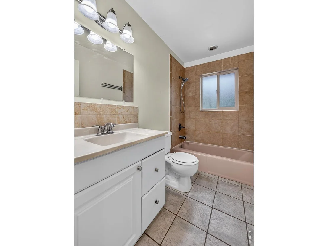 Photo of 3735 Emerson Ave
