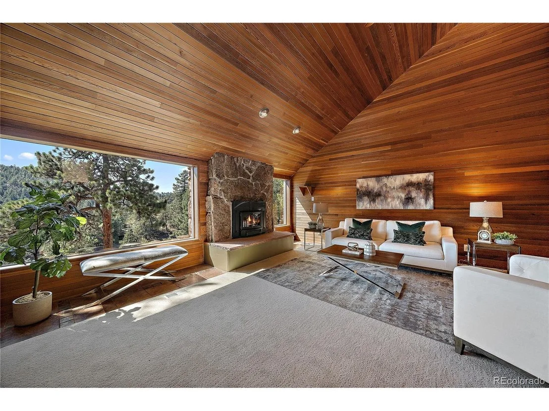 Photo of 6537 Vesuvius Rd