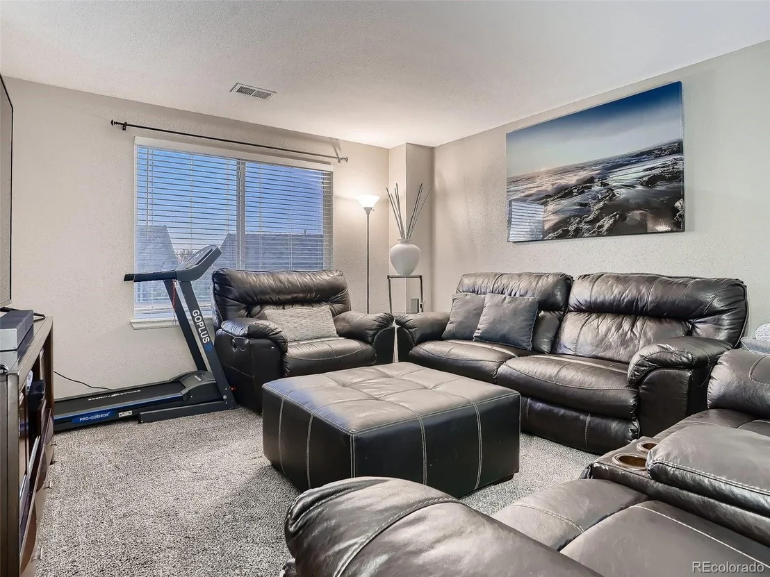 Photo of 10047 Crystal Cir