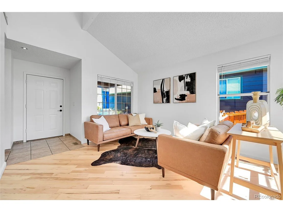 Photo of 8673 Cloverleaf Cir