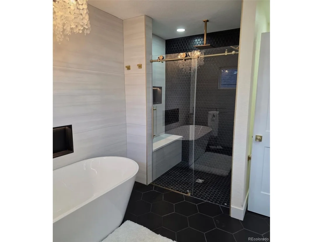 Photo of 6077 Flower St