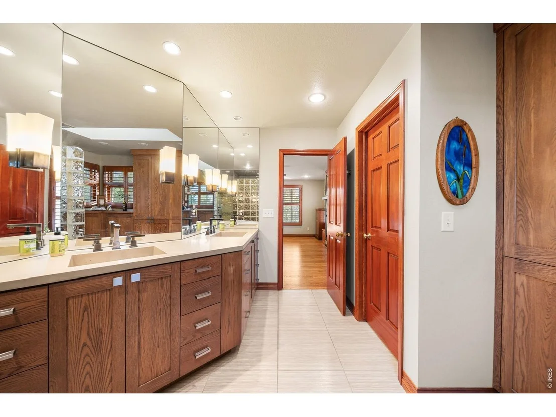 Photo of 2900 Spring Mountain Dr