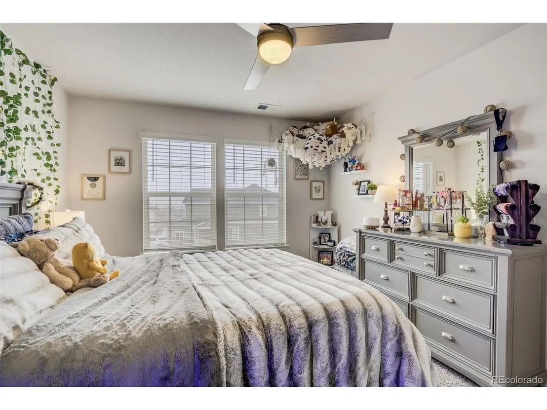 Photo of 5059 Ditmars Ln