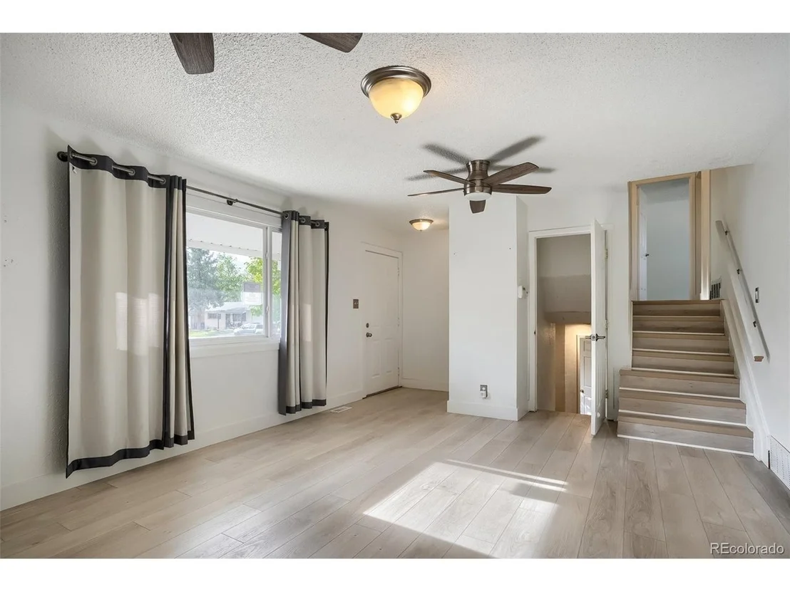 Photo of 5542 Sable St