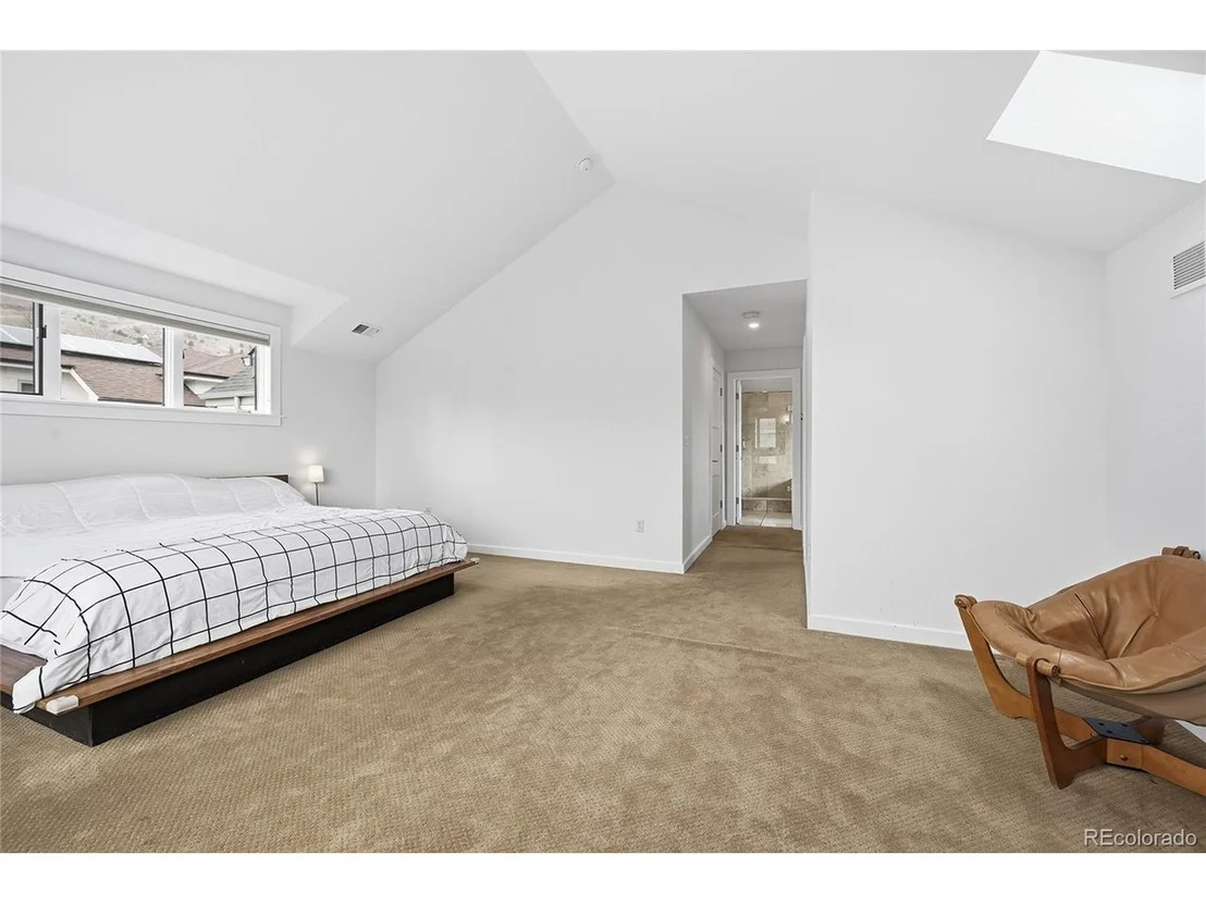 Photo of 860 Union Ave