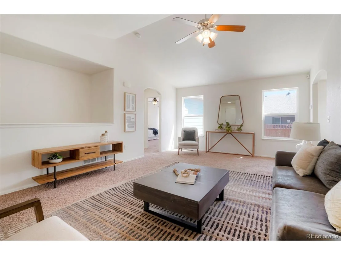 Photo of 1728 Dyer Loop
