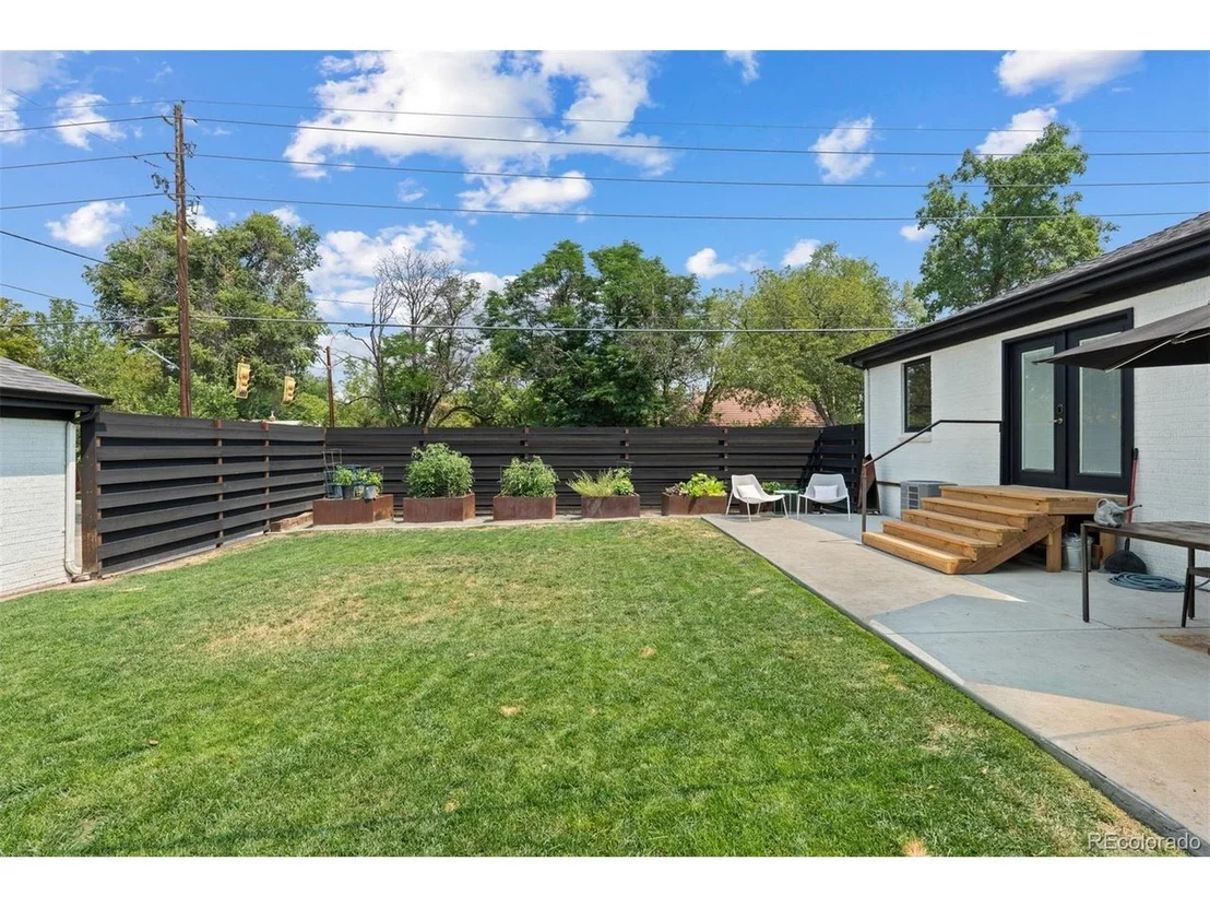 Photo of 1295 Forest St