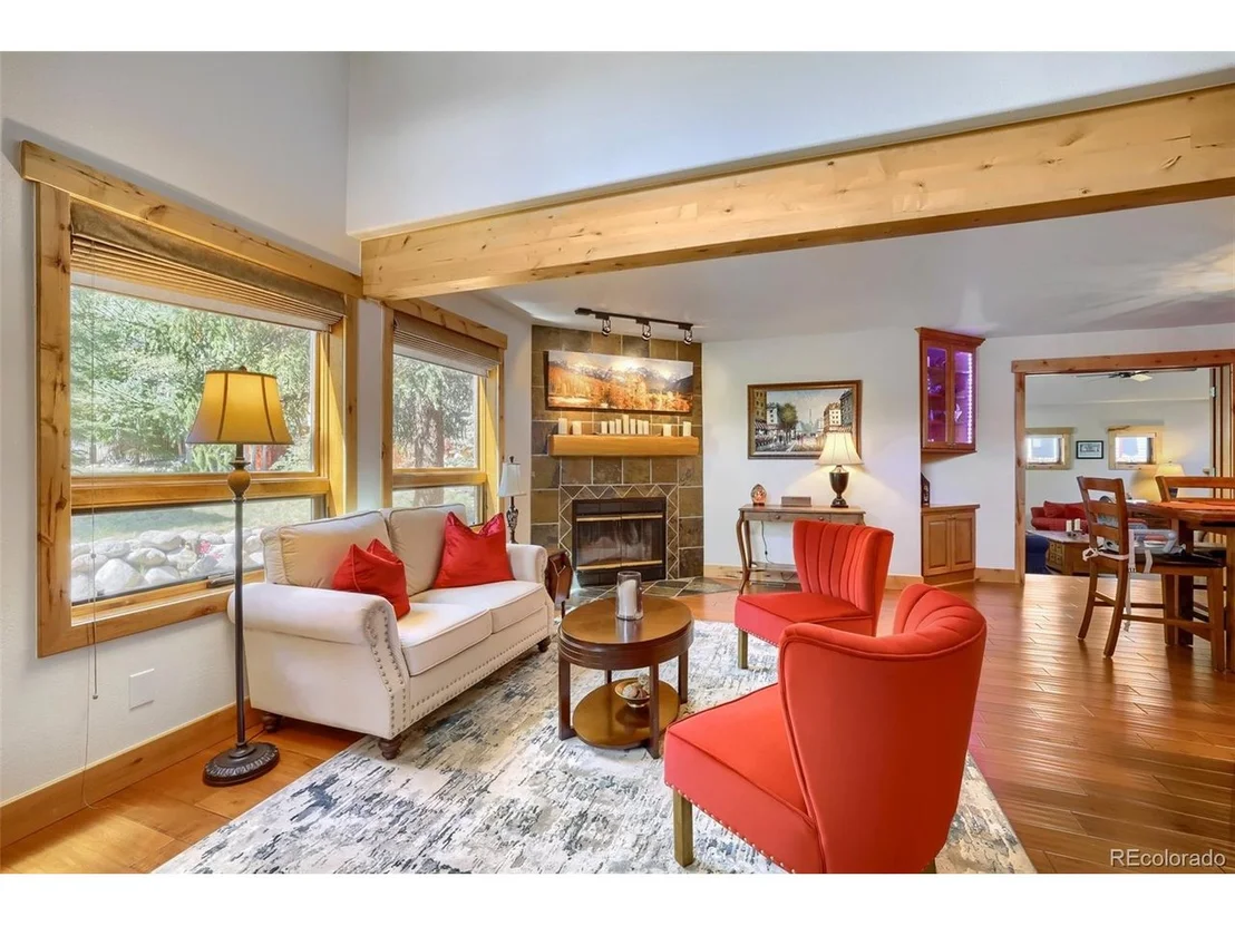 Photo of 460 W Coyote Dr