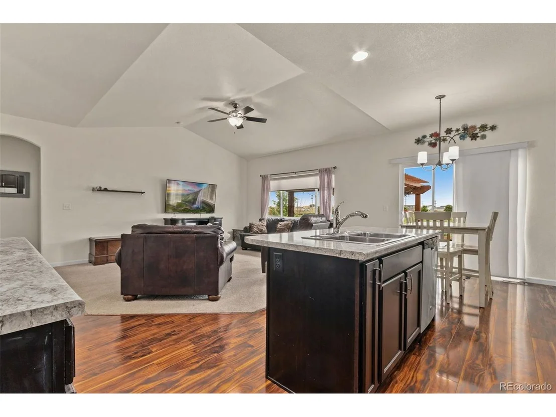 Photo of 1204 Sunrise Cir