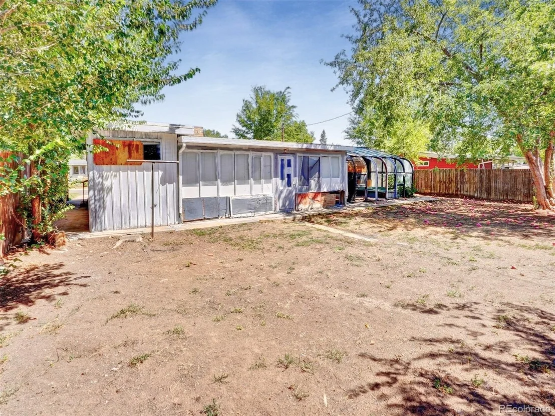 Photo of 7789 Greenleaf Ln