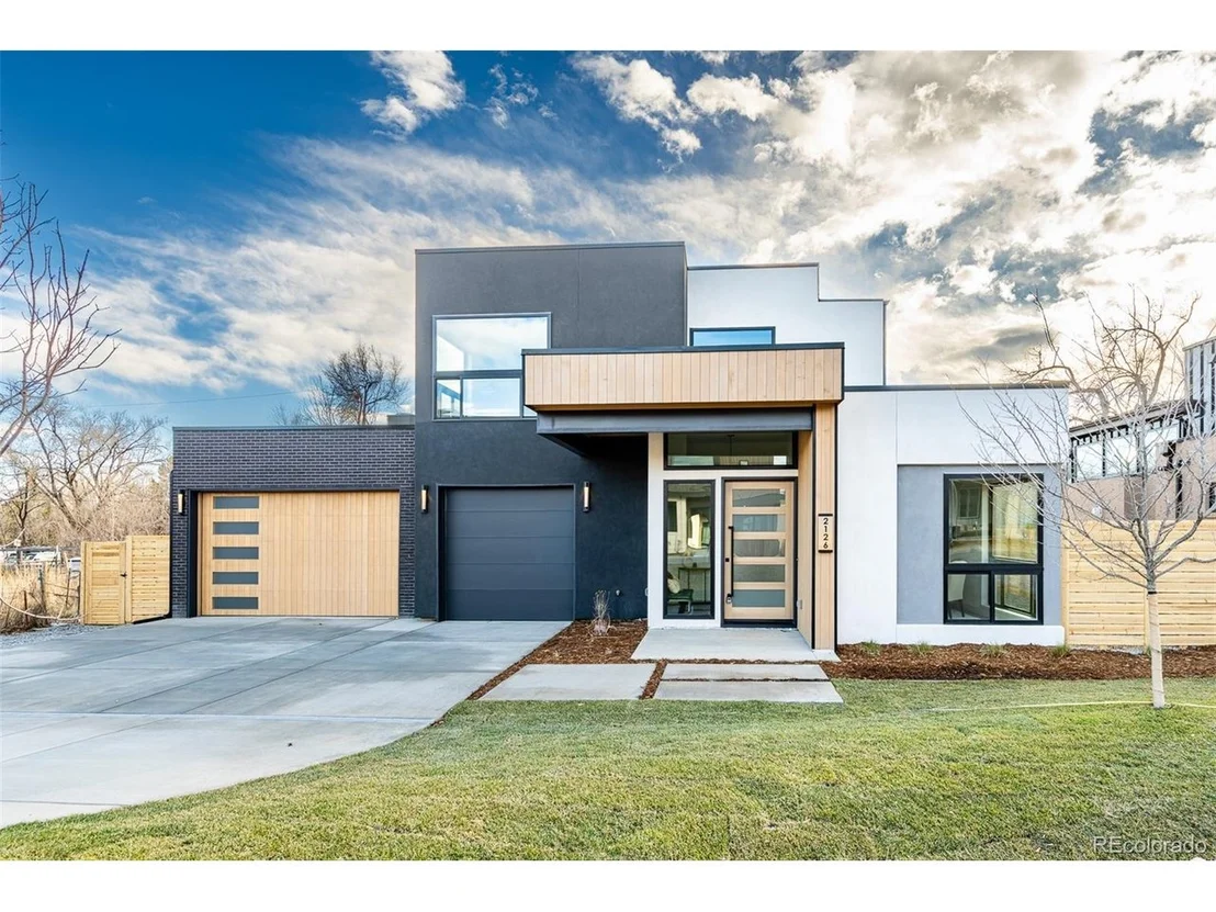 Photo of 2126 Vine Ave