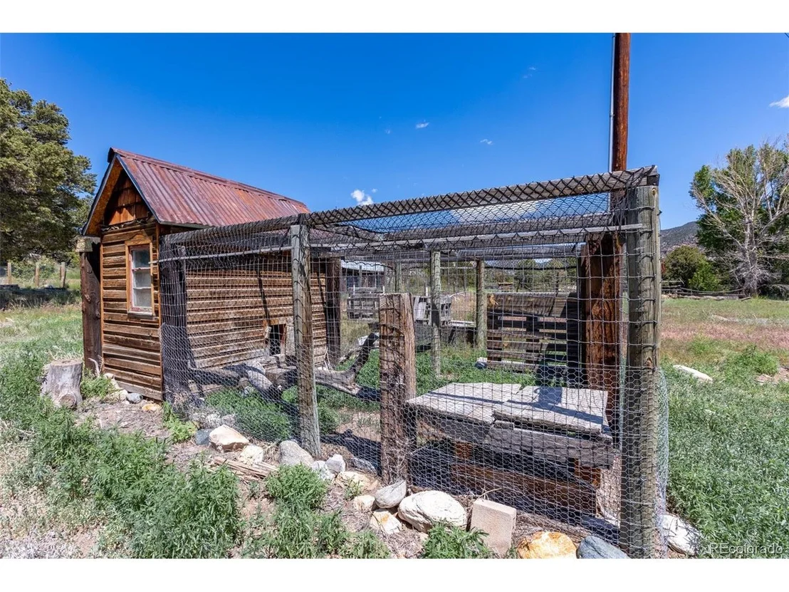 Photo of 689 County Road 4