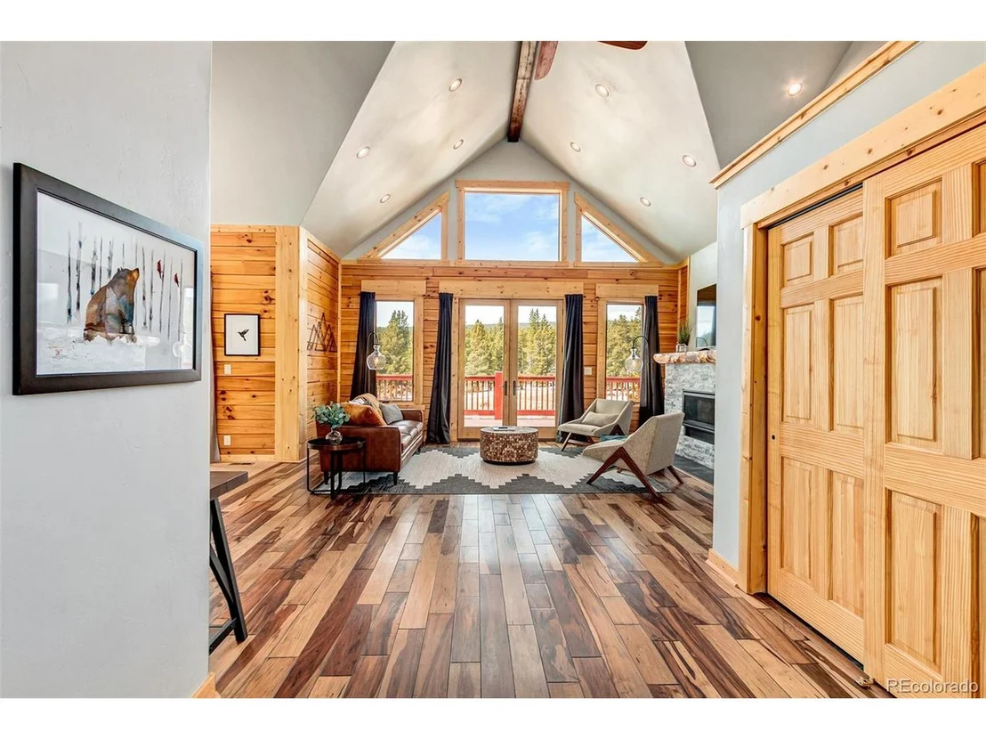 Photo of 1477 Lakeside Dr