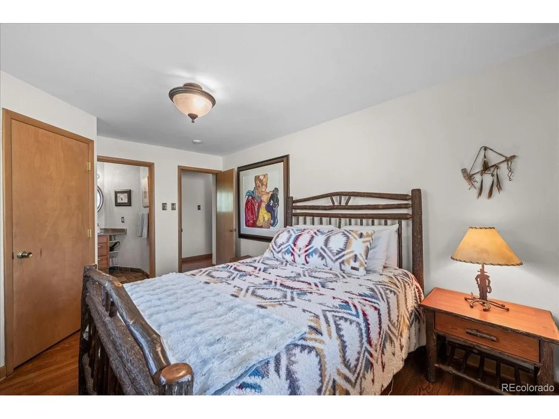 Photo of 40 Skyline Dr
