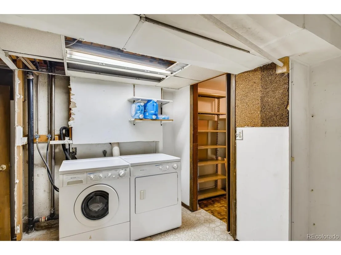 Photo of 7157 Jay St