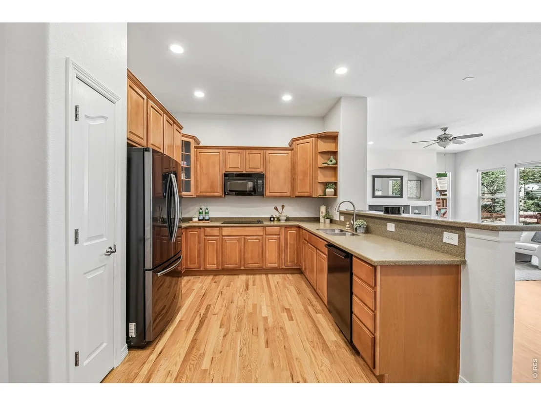 Photo of 4553 Red Deer Trl