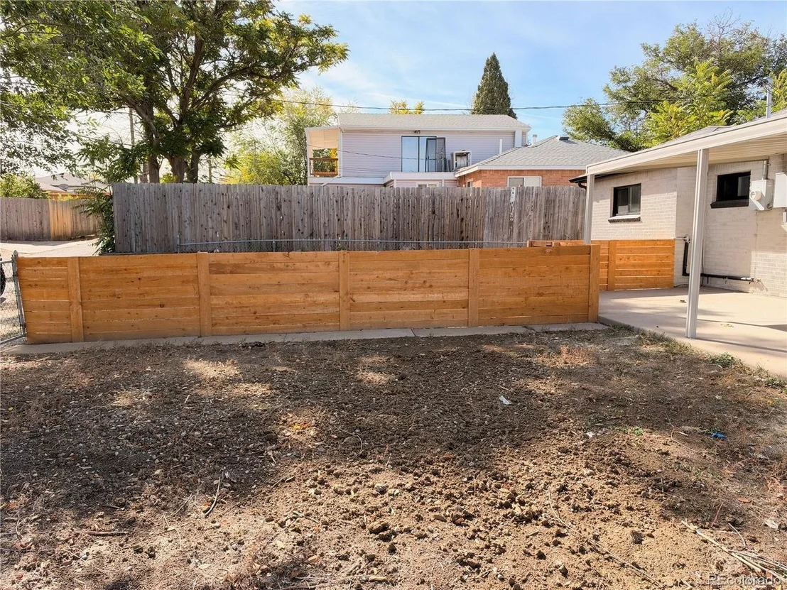 Photo of 1590 Oak Pl