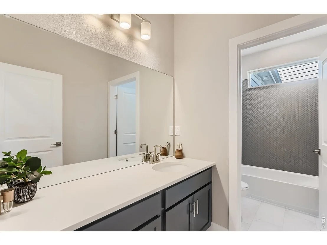 Photo of 7332 Swan River St