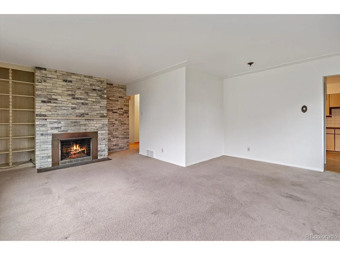 Photo of 3085 Robin Way