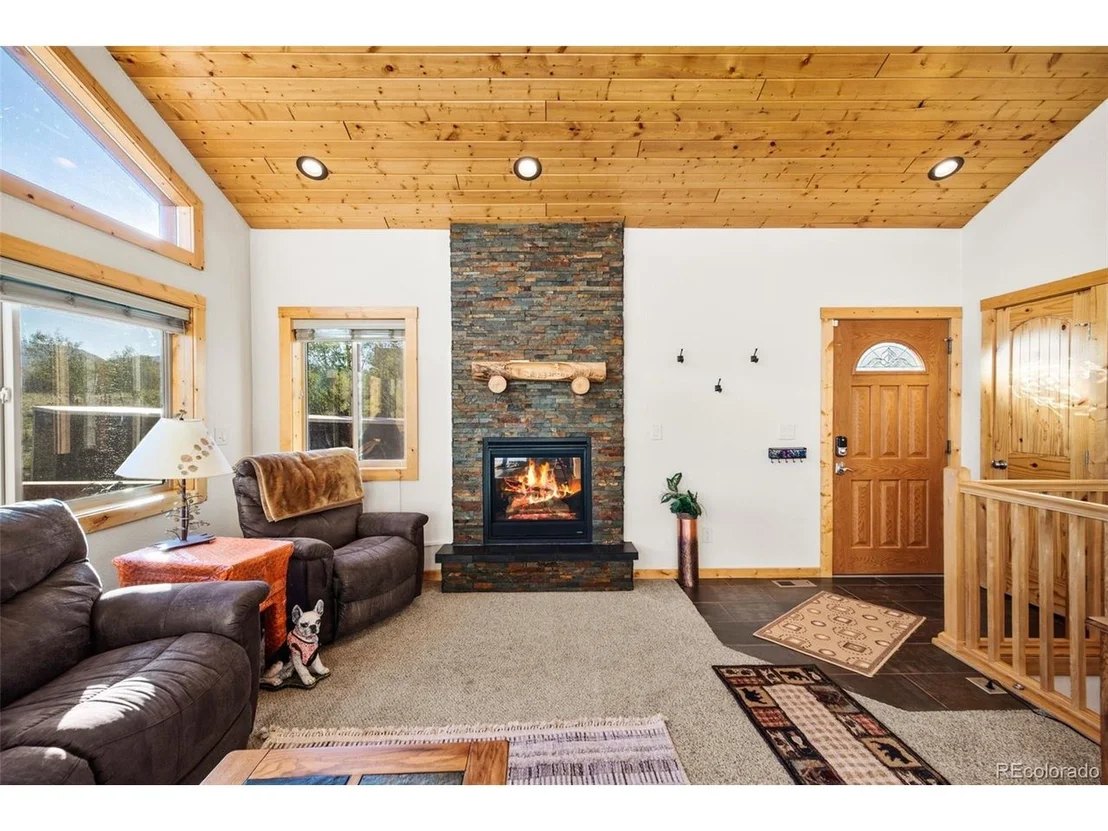 Photo of 982 Georgia Dr