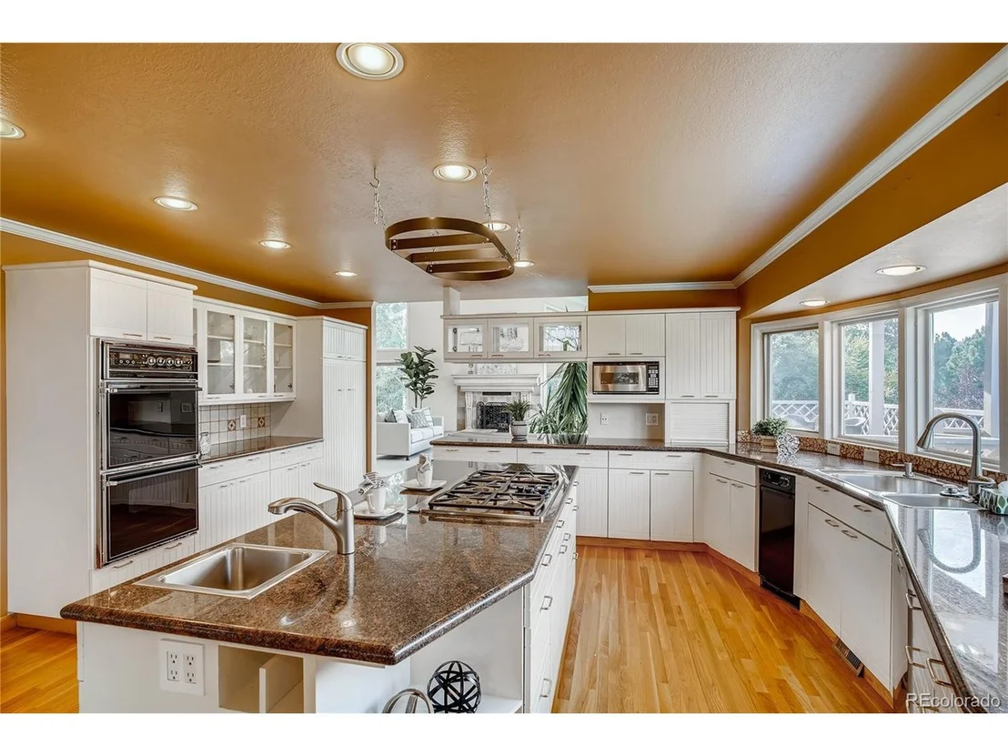 Photo of 15569 W Maple Dr