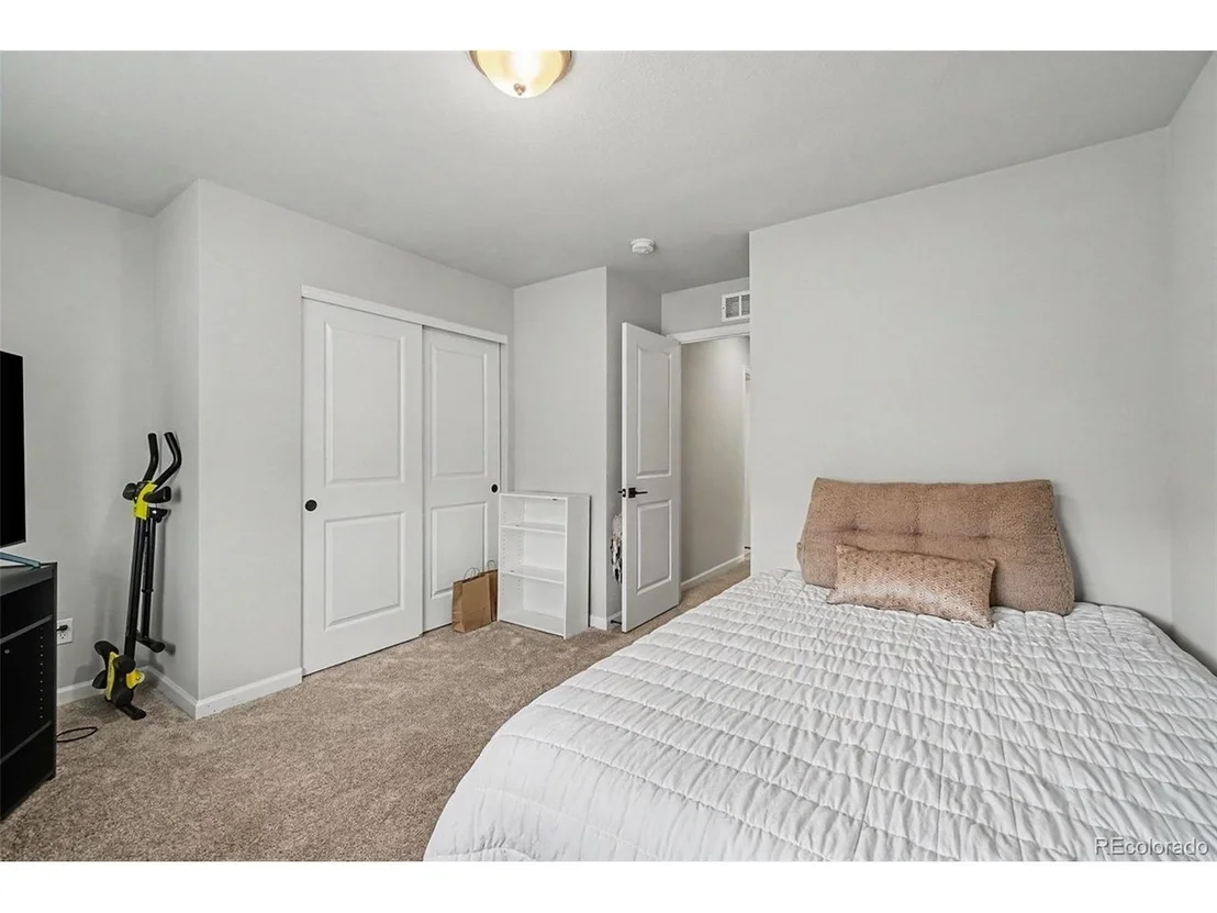 Photo of 2941 S Flat Cir