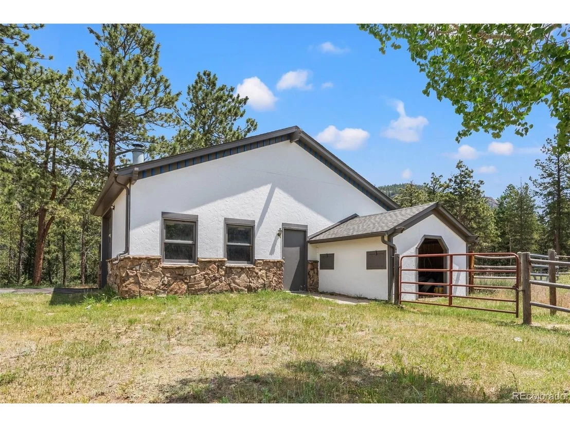 Photo of 1680 Crow Valley Rd