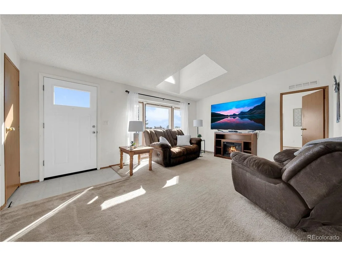 Photo of 15960 Homecrest Cir