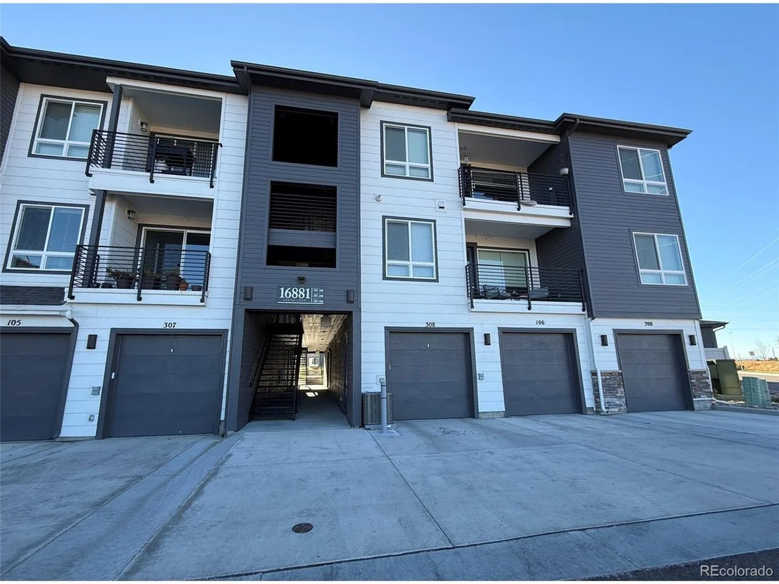 Photo of Unit 305 at 16881 Askins Loop