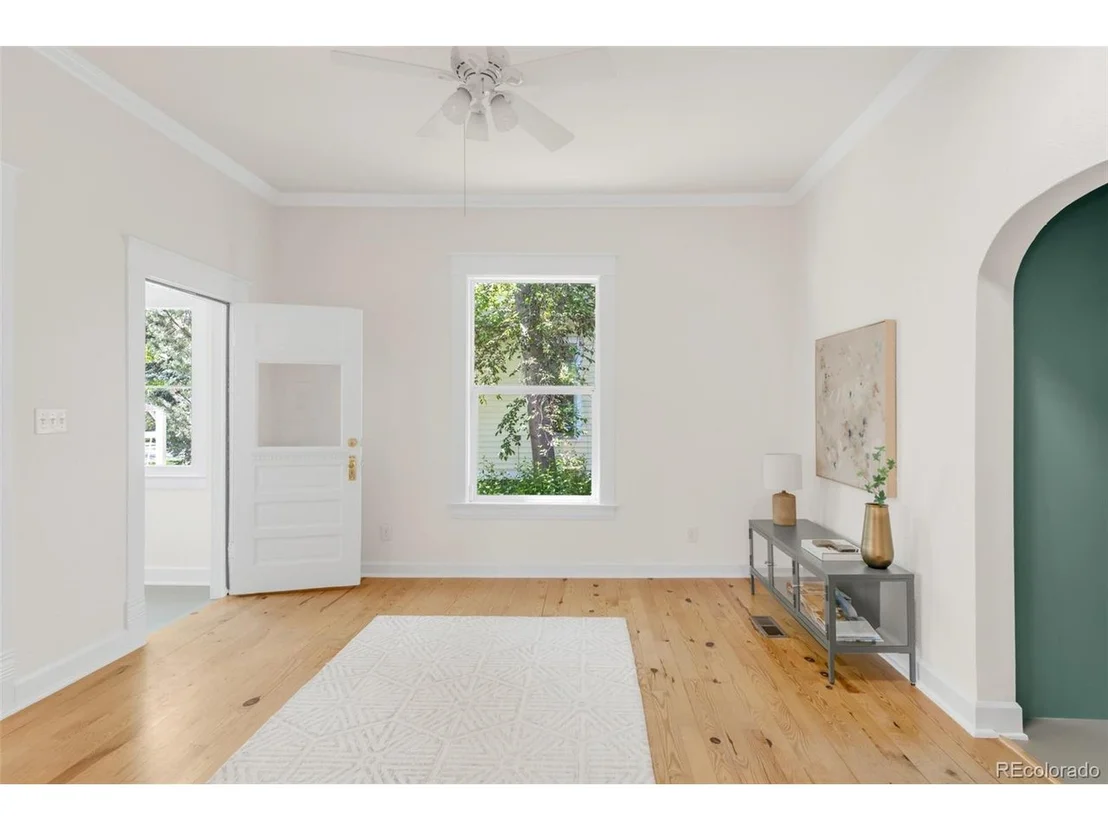 Photo of 539 Baker St