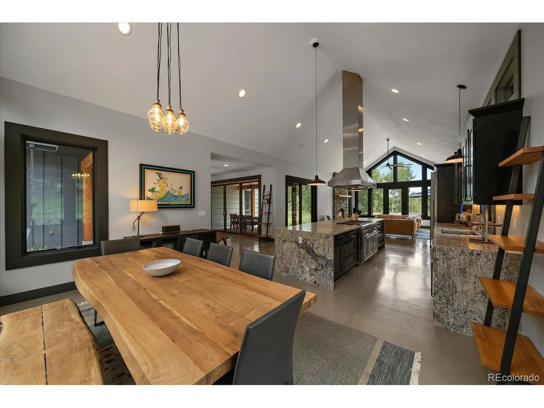 Photo of 32990 Stagecoach Blvd