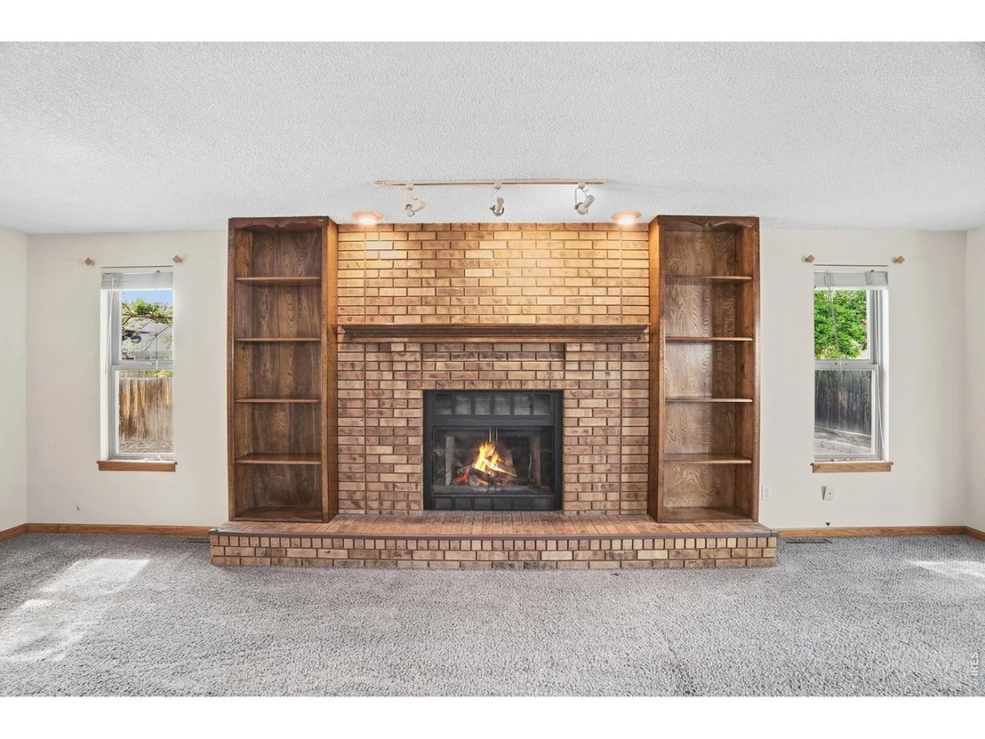 Photo of 1689 Geneva Cir
