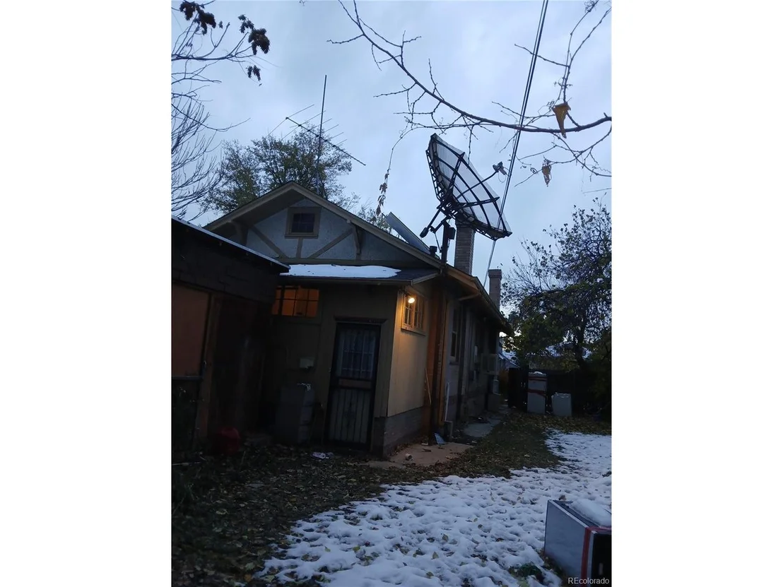 Photo of 2541 Elm St