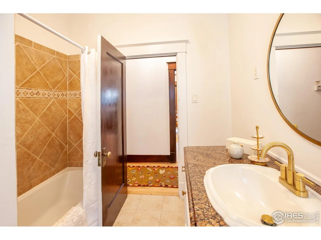 Photo of 1114 5th Ave