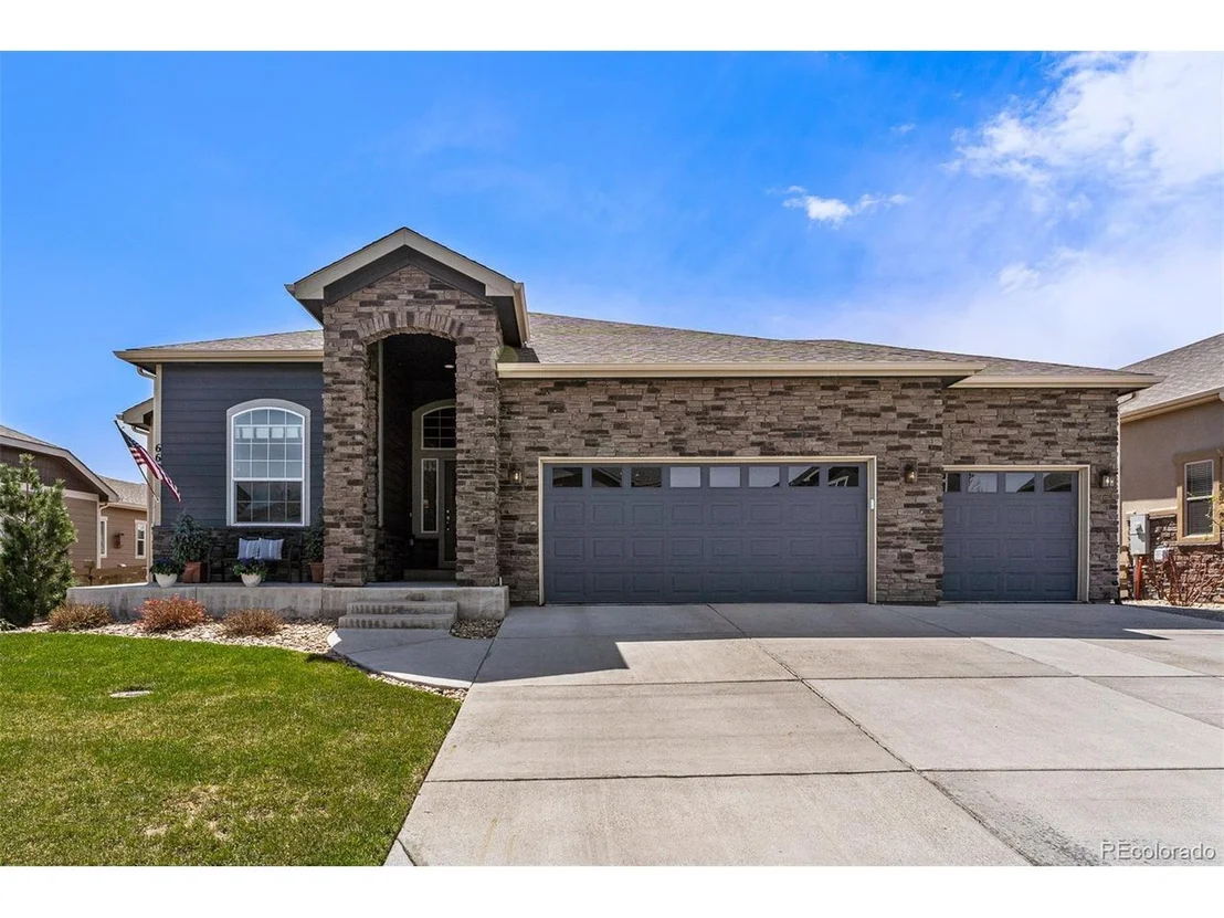 Photo of 669 Biscayne Ct