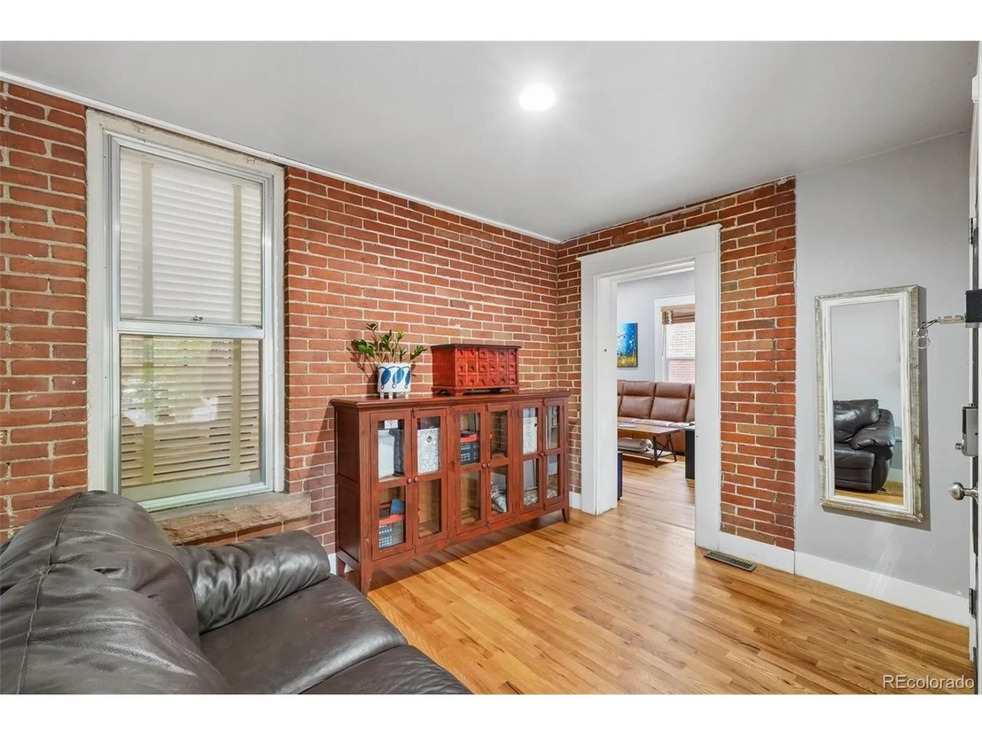 Photo of 414 4th Ave