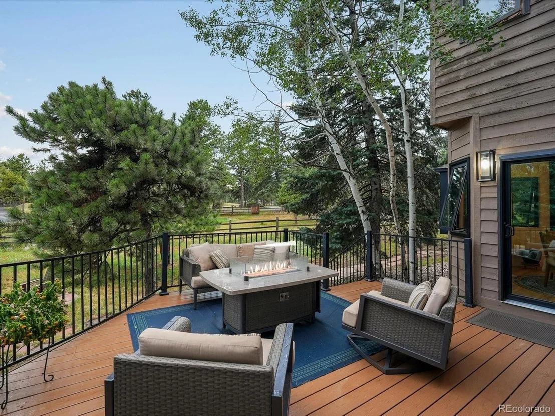 Photo of 2395 Pine Tree Ln