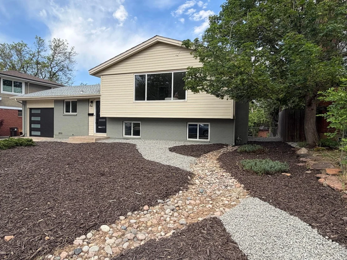 Photo of 980 Hartford Dr