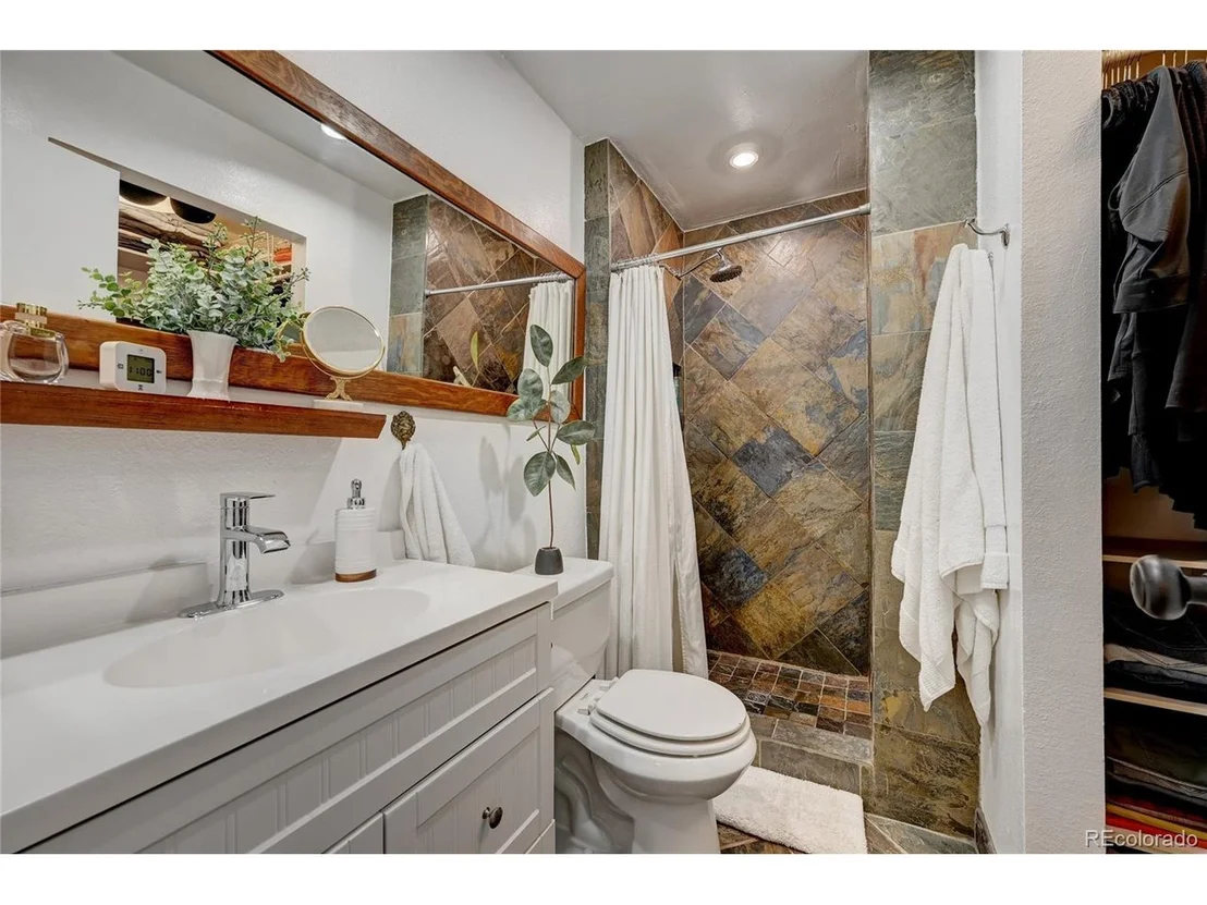 Photo of 6549 Modoc Ln