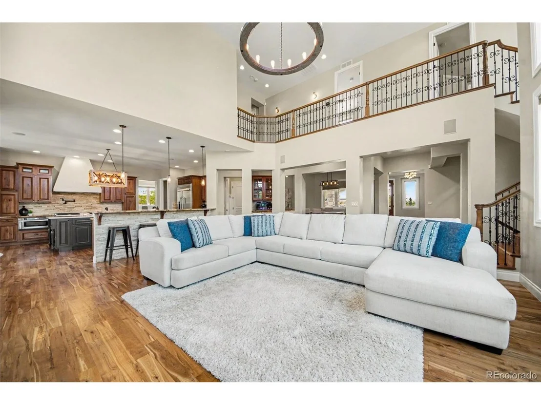 Photo of 15501 Fairway Dr