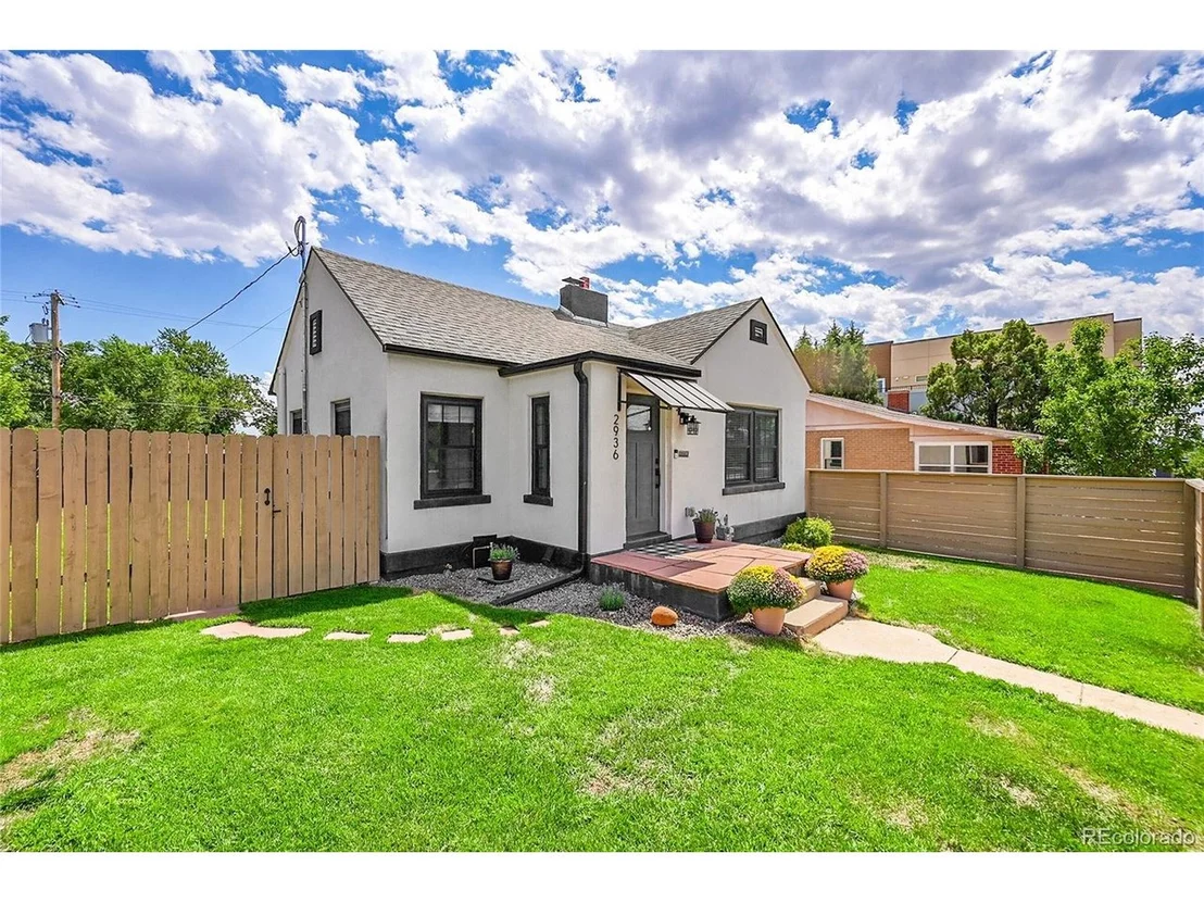 Photo of 2936 Sheridan Blvd