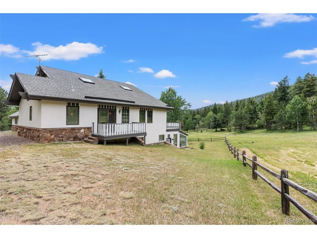 Photo of 1680 Crow Valley Rd