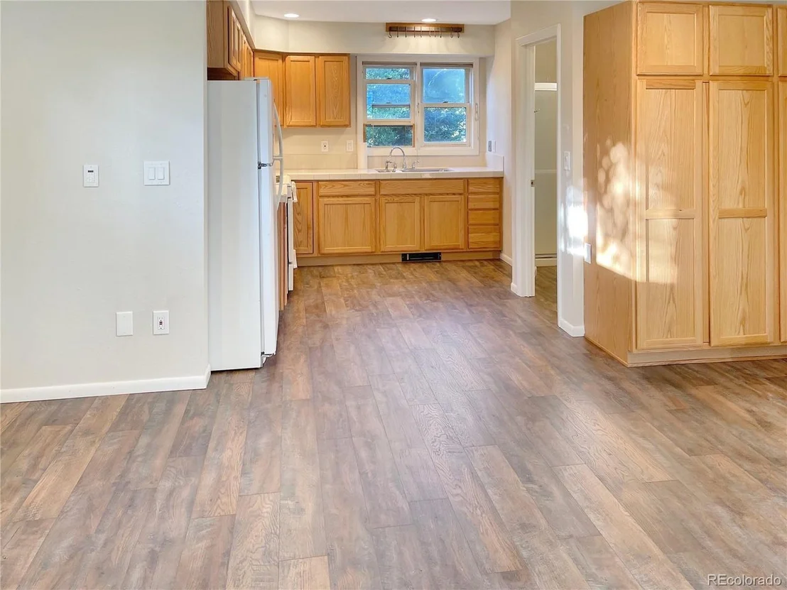Photo of 230 Balsh Blvd