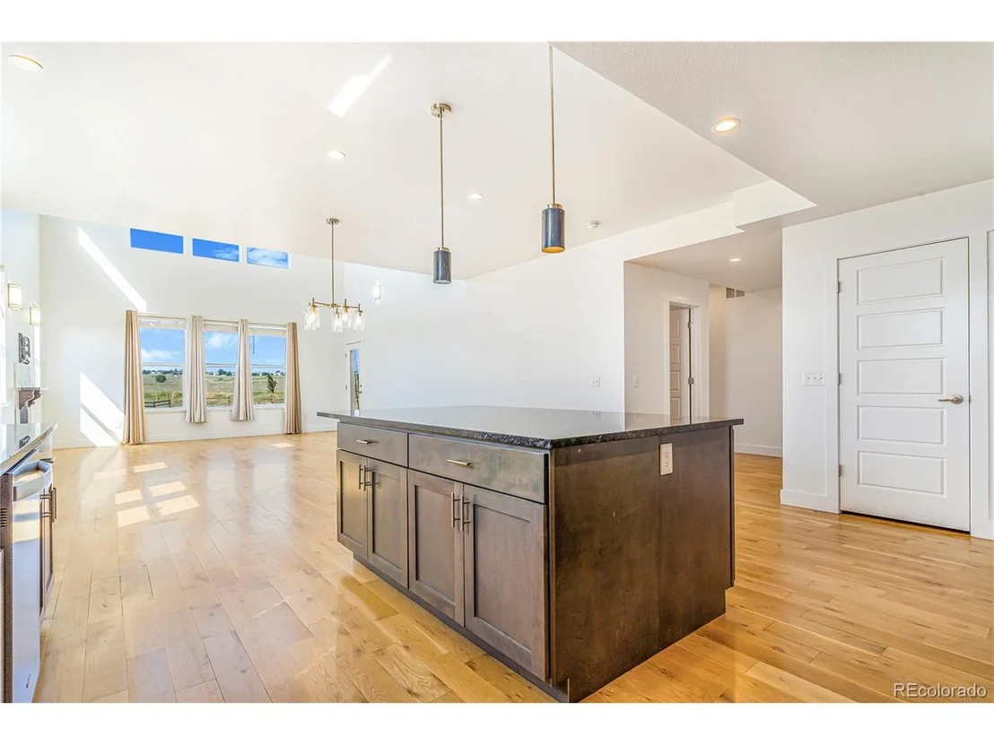 Photo of 497 Valley Way