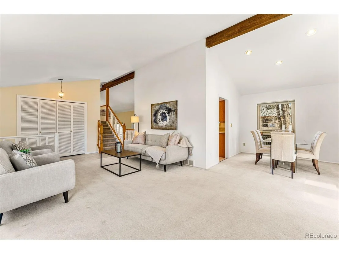 Photo of 572 Blackhawk Rd
