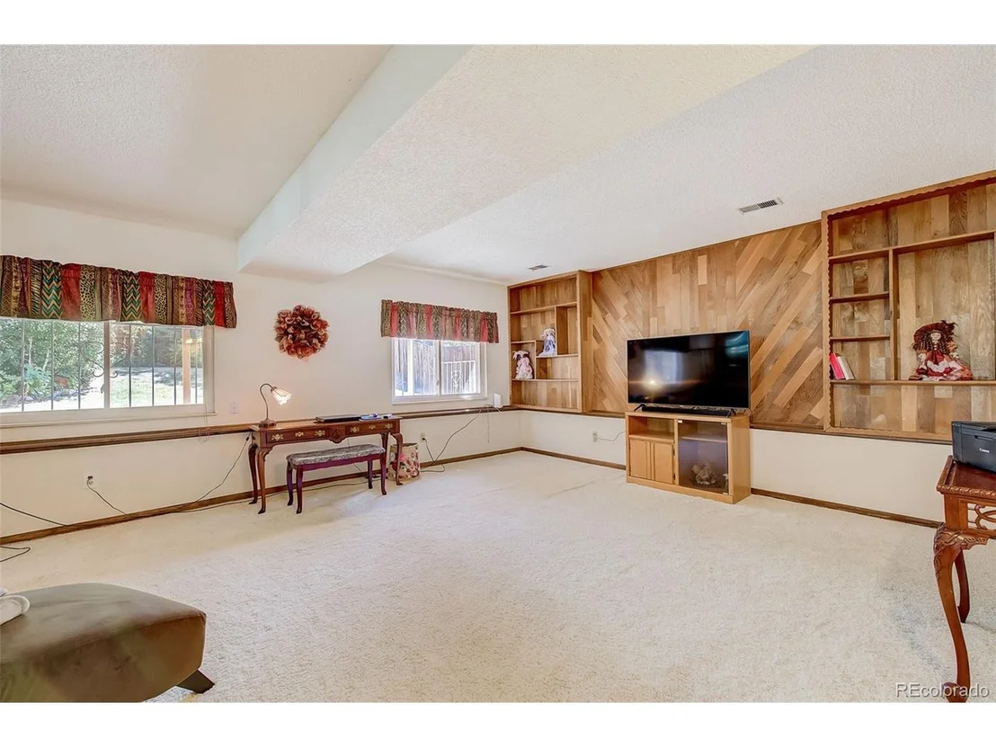 Photo of 9442 Sierra Dr
