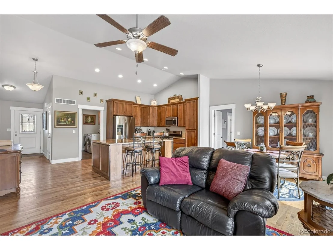 Photo of 884 Cliffrose Way