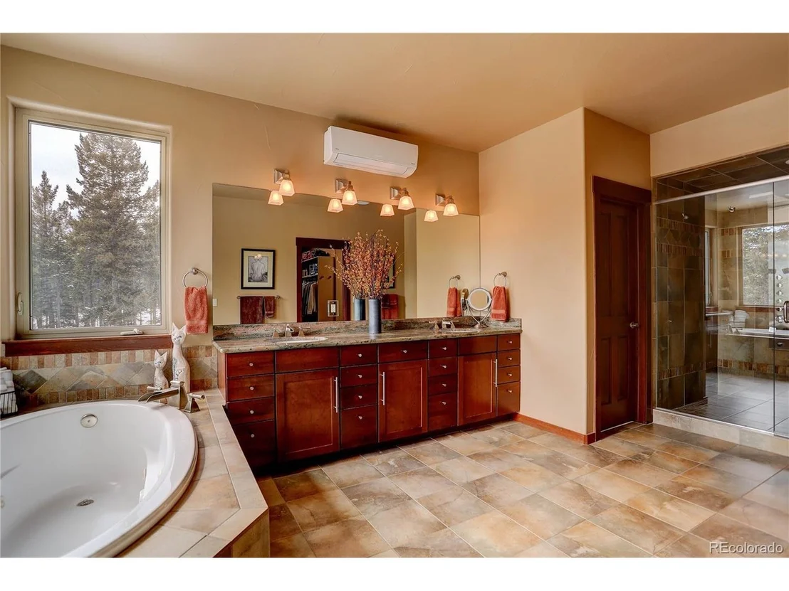 Photo of 11391 Belle Meade Dr